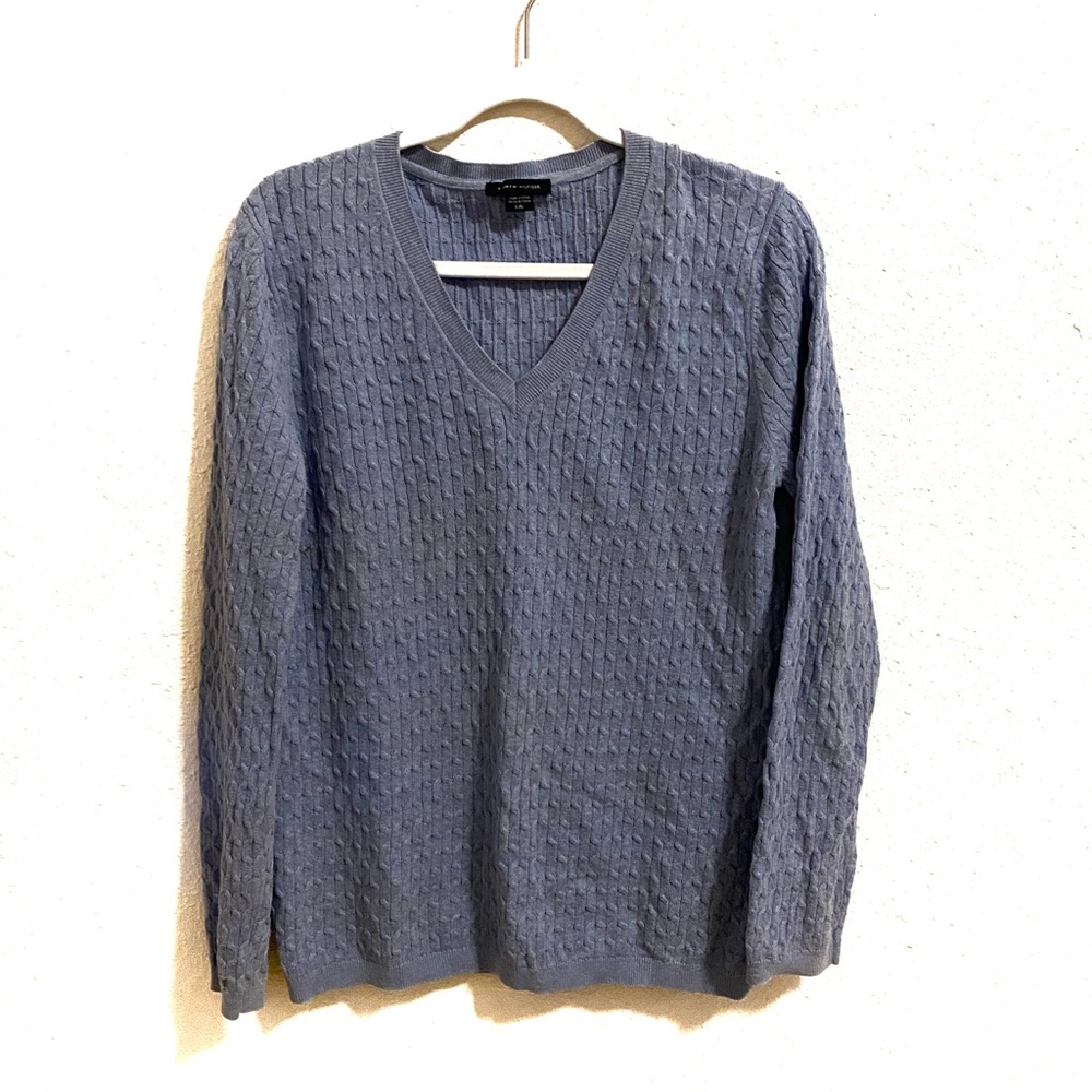 Tommy hilfiger sweater ❄️ - Picture 2 of 4